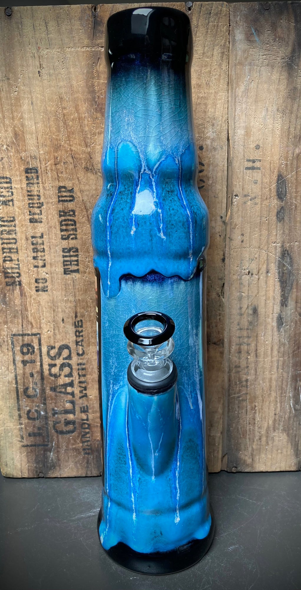 Ceramic Bong Grand Theft Auto V PS5 XBOX in vibrant blue and black finish for stylish smoking sessions