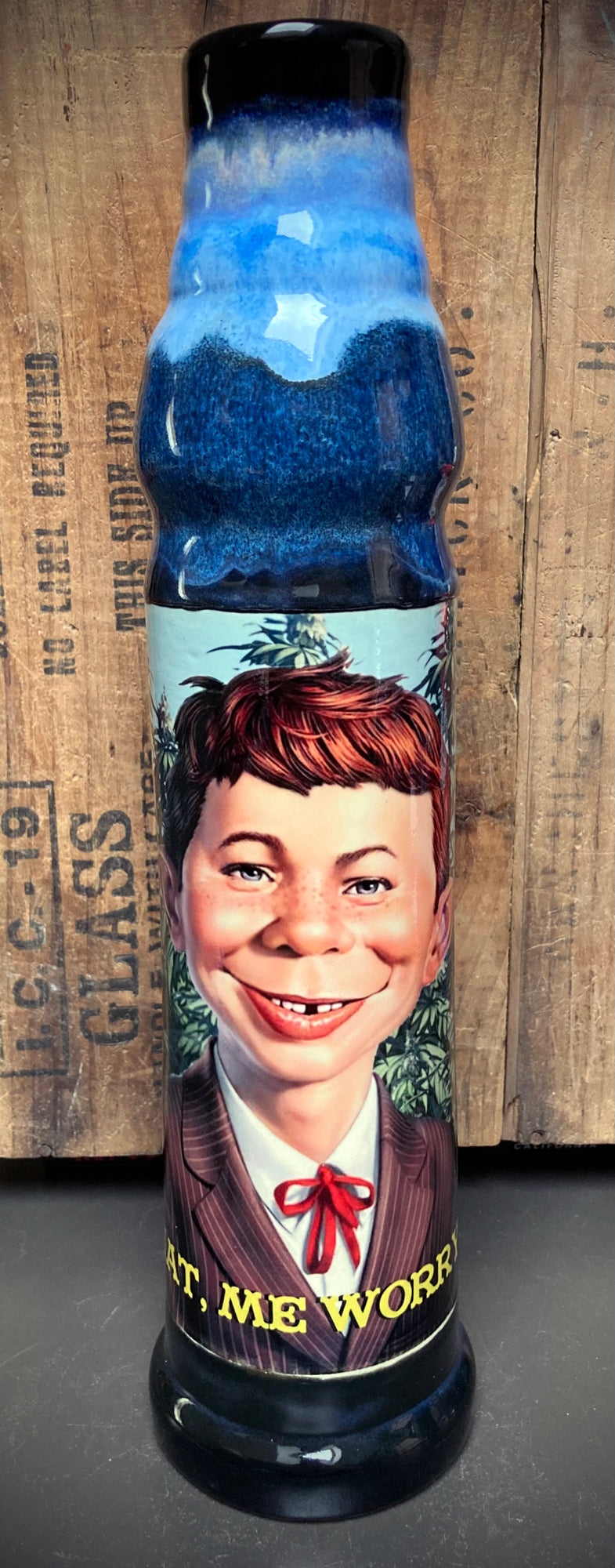Ceramic Bong - "POP Art - What, Me Worry?"