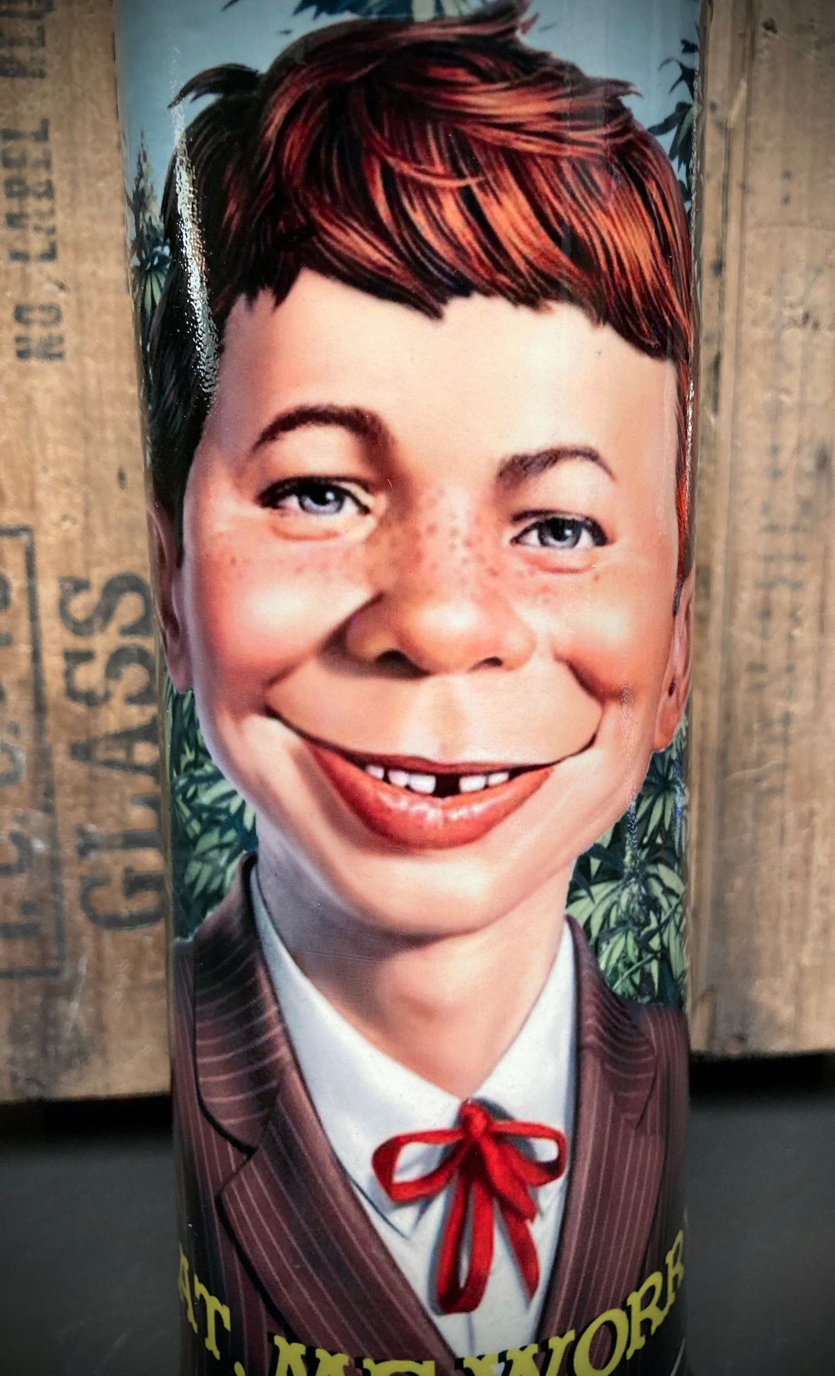 Ceramic Bong - "POP Art - What, Me Worry?"